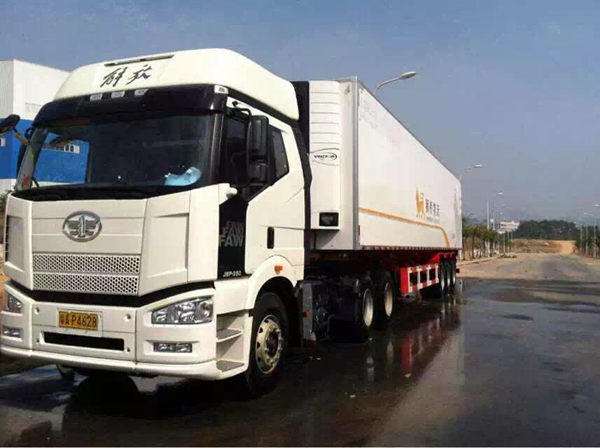 半掛冷藏車(chē)